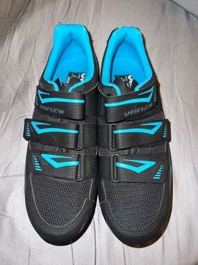 Venzo Black Bike Shoes W-sz9, M-sz7.5